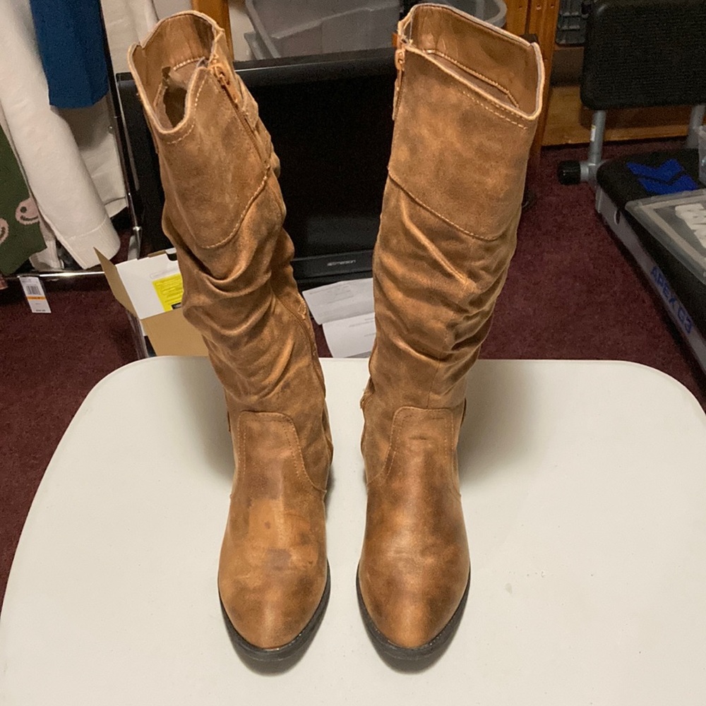 Mari A Telescope Boots NEW IN BOX